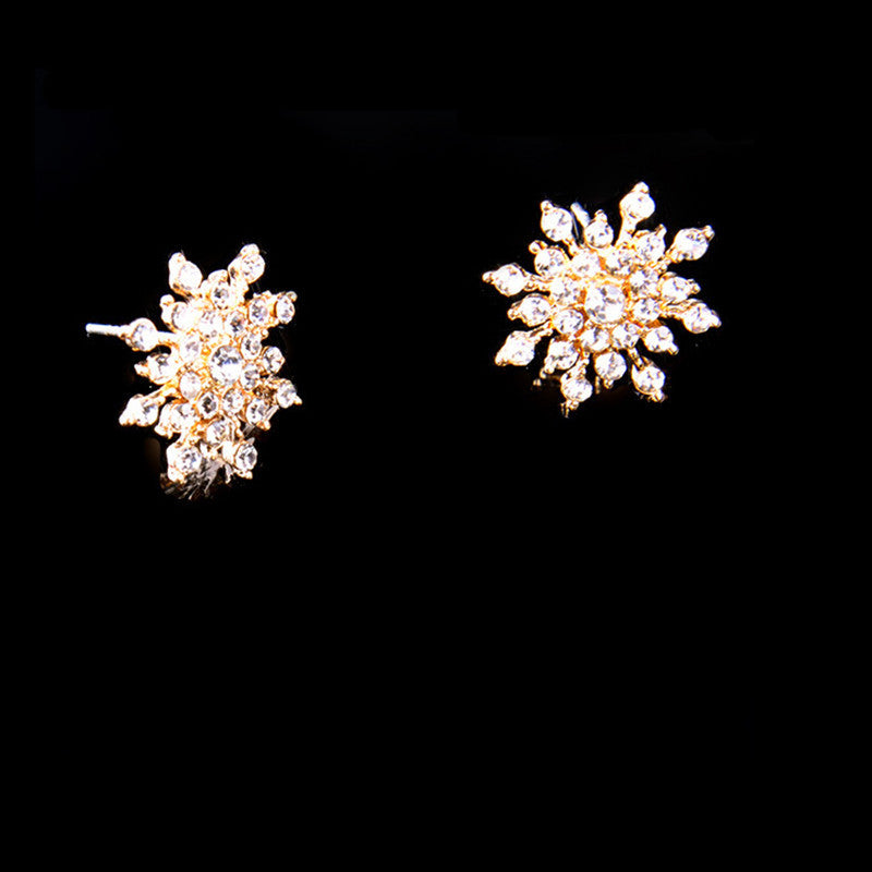 Ladies Crystal Snow Flake Bijoux Statement Stud Earrings